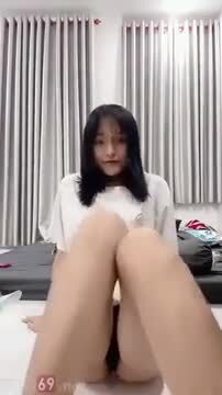 Em rau bj cực giỏi trong wc quán bar