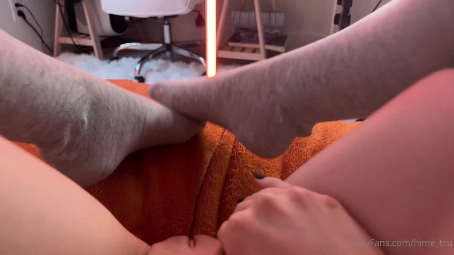 Em tây mông đùi nảy nở tự sướng nước dâm